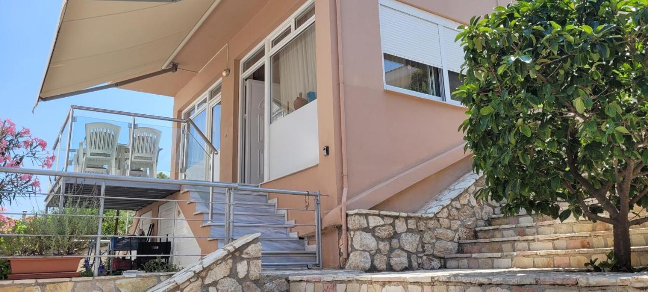 Family Apartment Derveni Esterno foto