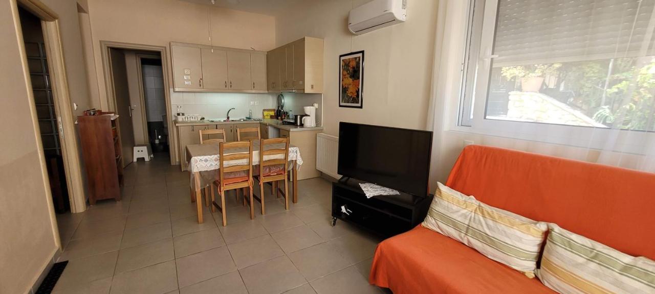 Family Apartment Derveni Esterno foto