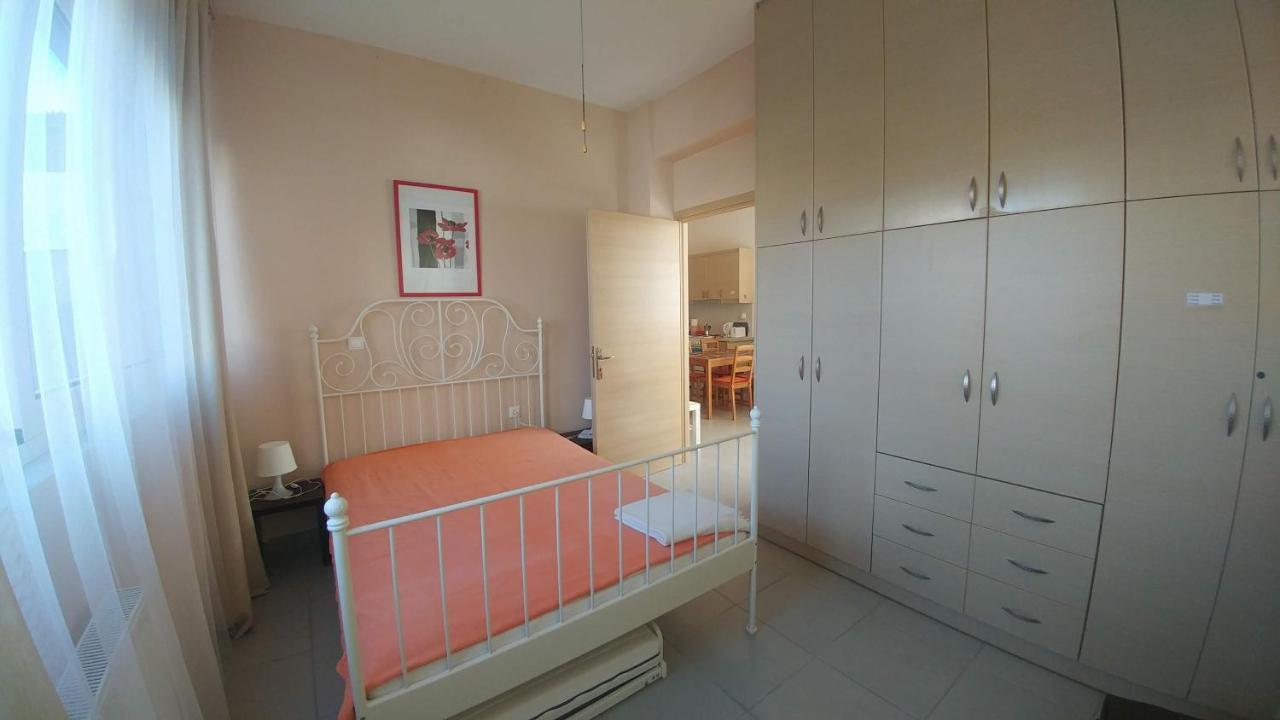 Family Apartment Derveni Esterno foto